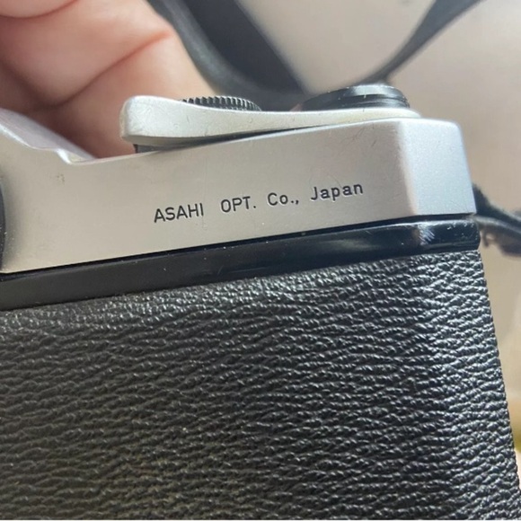 Asahi Pentax Spotmatic SP 35mm Film SLR Camera Body strap 4 Film And Brush GUC - Picture 9 of 16